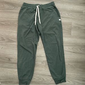 Vuori performance joggers